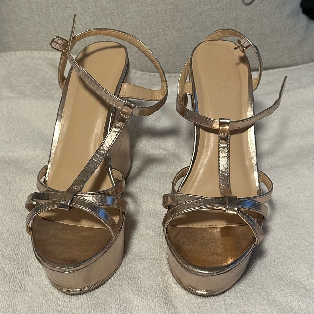 Rose gold wedges